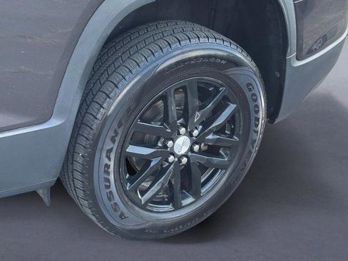 Used 2019 GMC Acadia SLT w/ LPO, Cargo Package FWD image 10