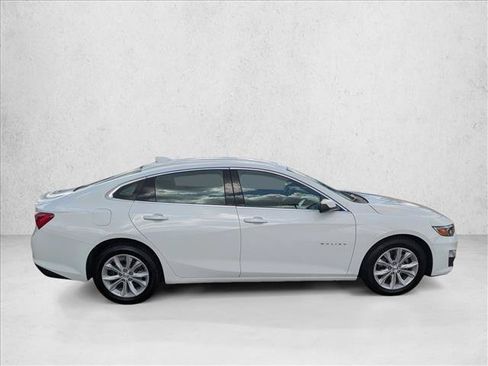 Used 2025 Chevrolet Malibu LT FWD image 4