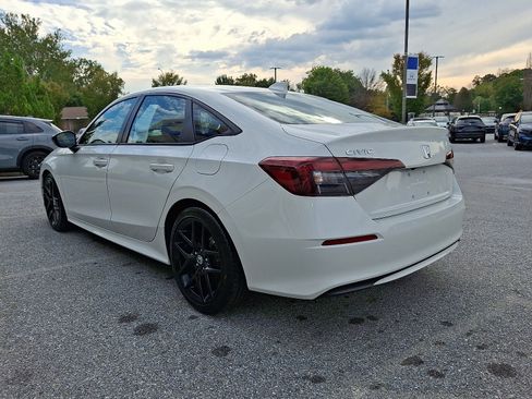 Used 2025 Honda Civic Sport image 4