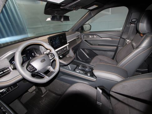 New 2026 Ford Explorer Tremor AWD/4WD image 2