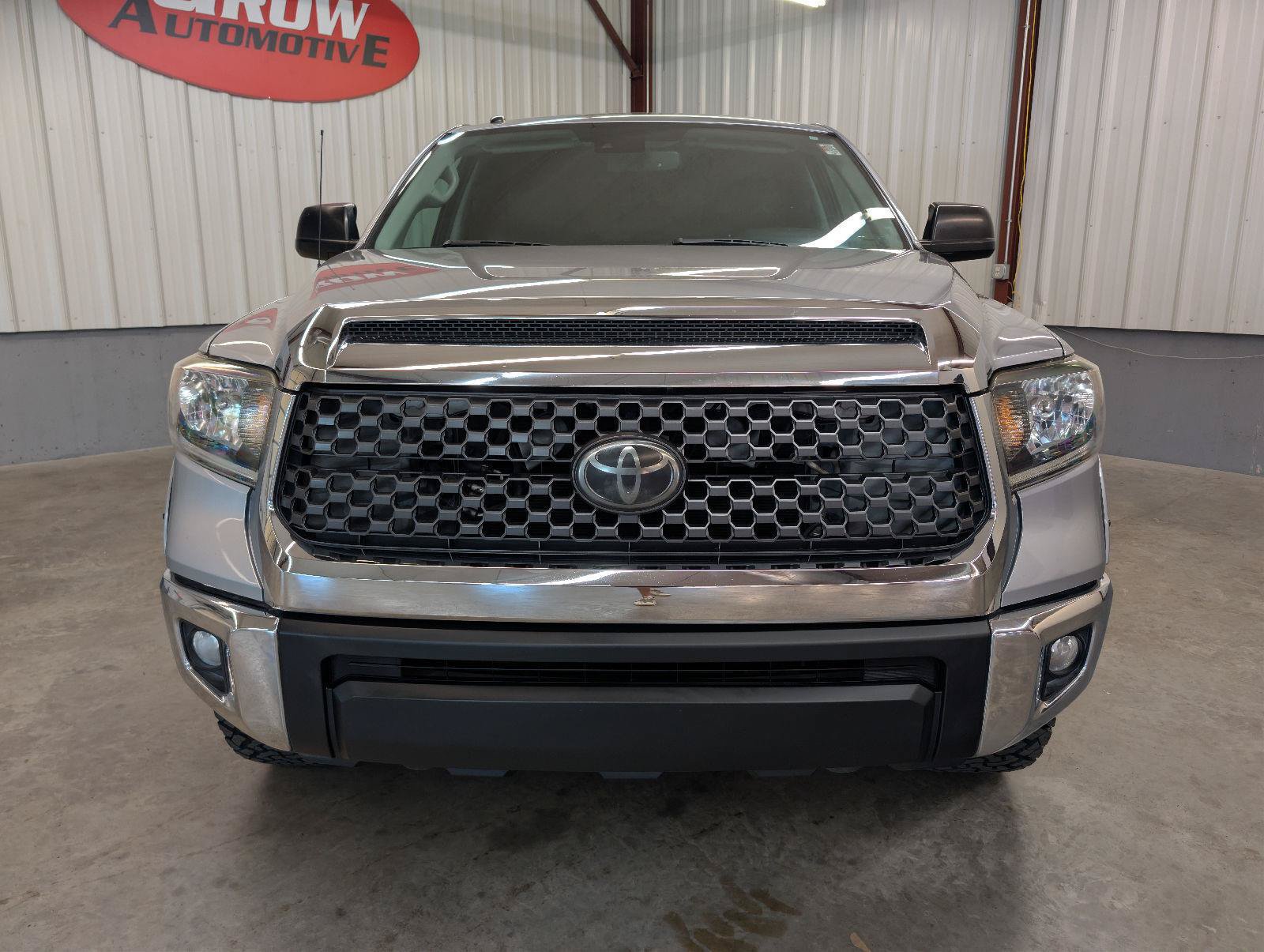 Used 2018 Toyota Tundra SR5 w/ SR5 Upgrade Package AWD/4WD image 6