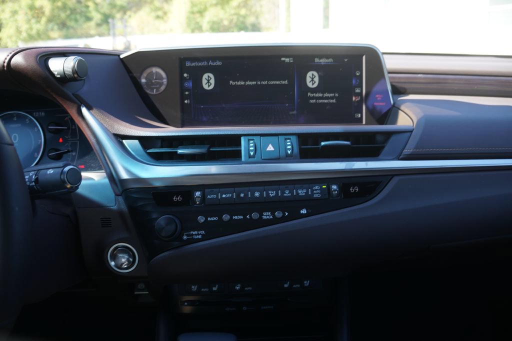 Used 2020 Lexus ES 350 w/ Premium Package FWD image 9