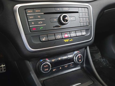 Used 2015 Mercedes-Benz CLA 250 4MATIC image 32