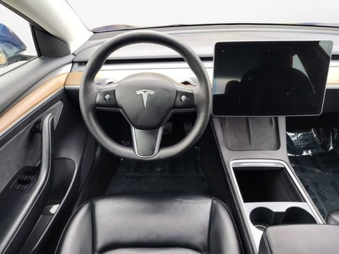 Used 2023 Tesla Model 3 Standard Range image 19