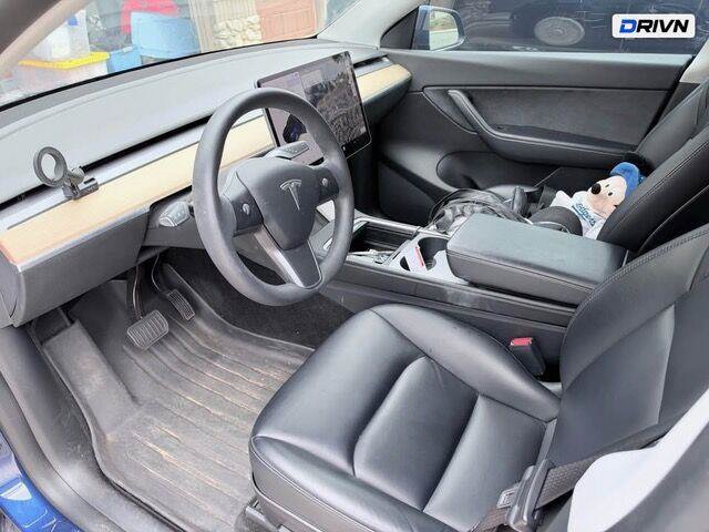 Used 2021 Tesla Model Y Long Range AWD/4WD image 3