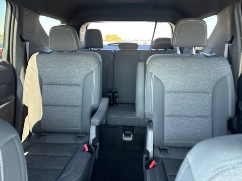 Used 2024 Chevrolet Traverse LT FWD image 23