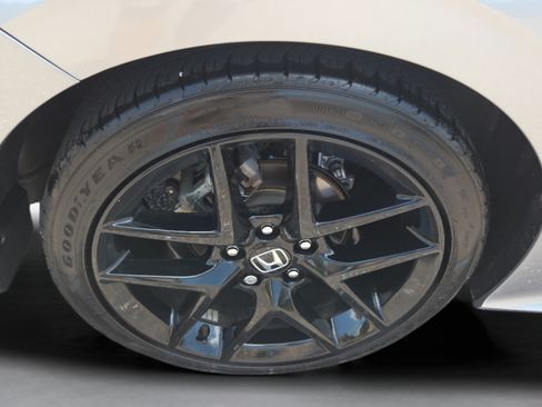 Certified 2025 Honda Civic Sport image 33