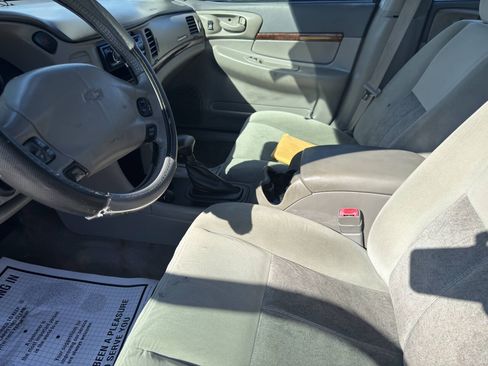 Used 2005 Chevrolet Impala LS w/ Sun And Sound Package FWD image 10