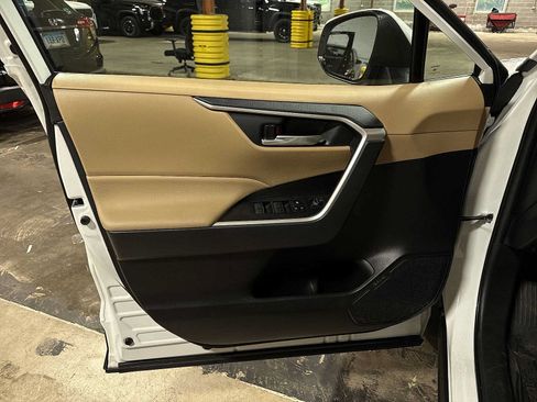 Used 2023 Toyota RAV4 XLE FWD image 30