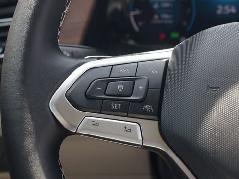 Used 2024 Volkswagen Atlas SE AWD/4WD image 10