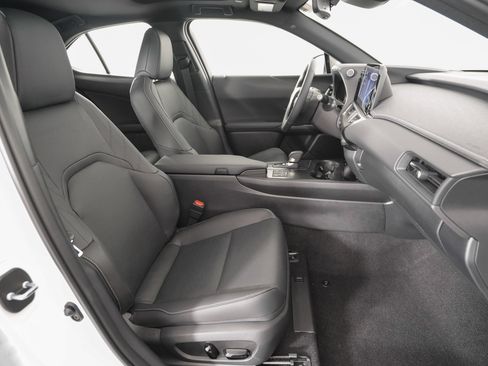 New 2025 Lexus UX 300h AWD image 17