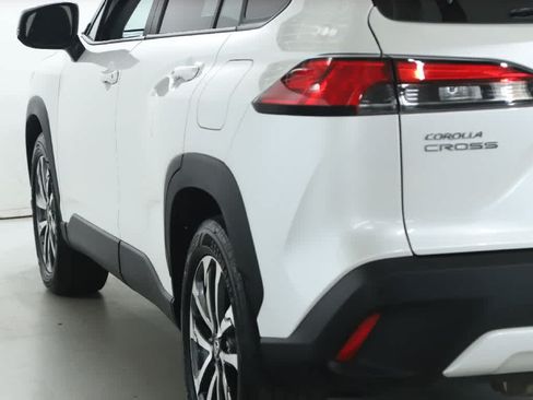 Certified 2023 Toyota Corolla Cross XLE w/ Convenience Package AWD/4WD image 41