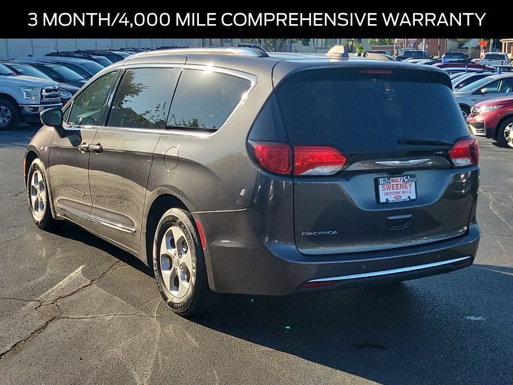Used 2017 Chrysler Pacifica Touring-L Plus FWD image 3