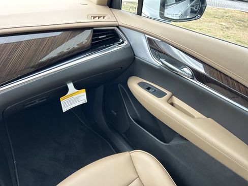 New 2025 Cadillac XT6 Premium Luxury w/ Platinum Package image 17