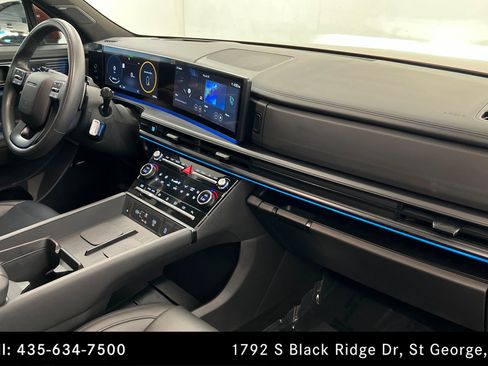 Used 2024 Hyundai Santa Fe Calligraphy AWD/4WD image 25
