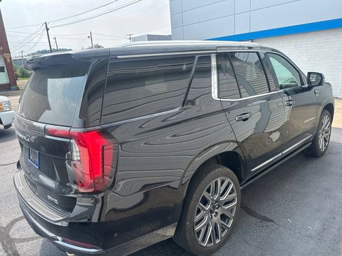 Used 2025 GMC Yukon Denali Ultimate AWD/4WD image 10