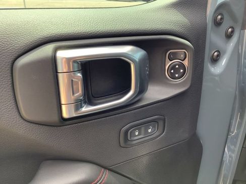 Used 2024 Jeep Wrangler Unlimited Rubicon AWD/4WD image 10