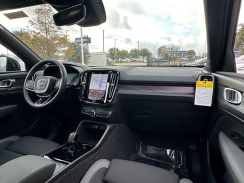 New 2026 Volvo EX40 Plus w/ Climate Package image 10