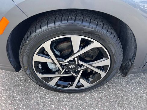 Used 2022 Hyundai Kona Limited w/ Cargo Package FWD image 16