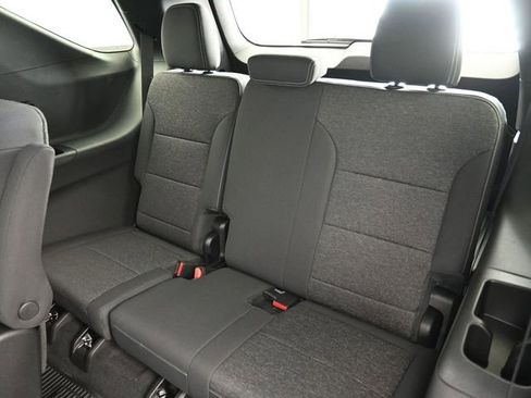 New 2026 Chevrolet Traverse LT w/ LPO, Floor Liner Package FWD image 26
