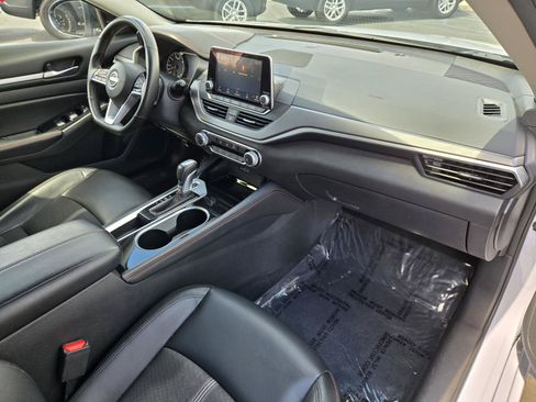 Used 2025 Nissan Altima 2.5 SR FWD image 31
