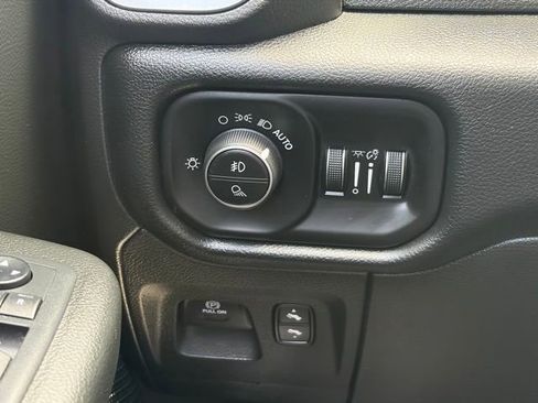 Used 2019 RAM 1500 Big Horn RWD image 19