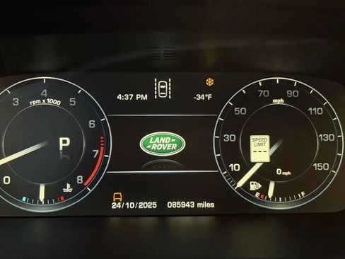 Used 2016 Land Rover Range Rover HSE image 17