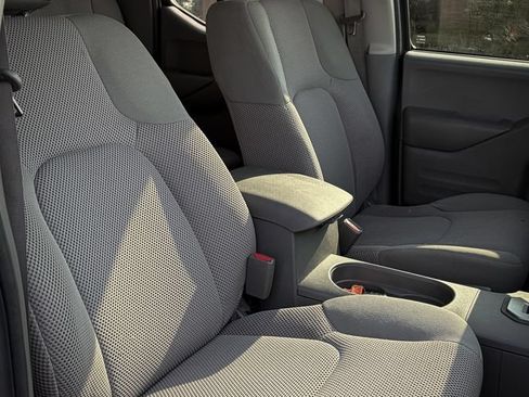 Used 2020 Nissan Frontier SV w/ Midnight Edition Floor Mats AWD/4WD image 25