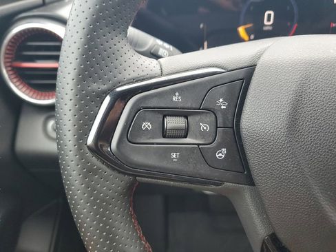 Used 2025 Chevrolet Trax RS w/ Sunroof Package FWD image 20