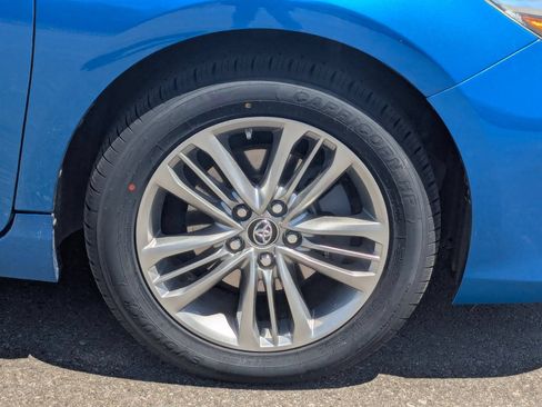 Used 2017 Toyota Camry SE w/ Moonroof Package FWD image 11