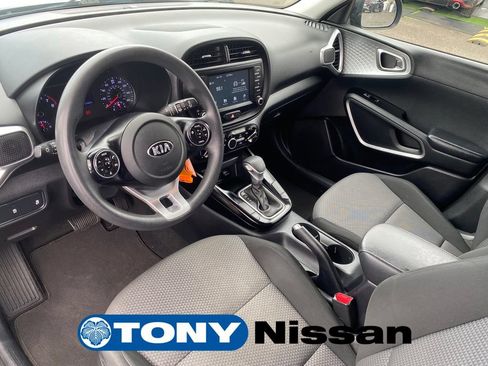 Used 2020 Kia Soul LX FWD image 13