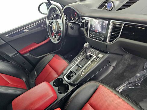 Used 2017 Porsche Macan image 11