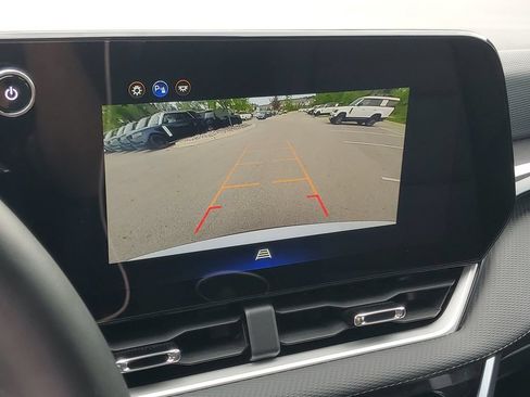 Used 2026 Chevrolet Equinox LT w/ Convenience Package II FWD image 24