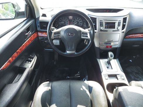 Used 2012 Subaru Outback 2.5i Limited w/ Moonroof Pkg AWD/4WD image 10
