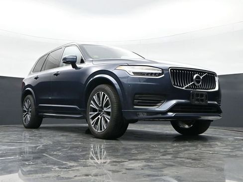 Used 2022 Volvo XC90 T5 Momentum w/ Climate Package image 36
