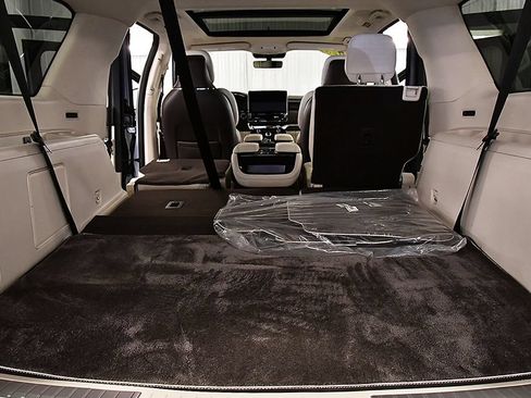 Used 2023 Lincoln Navigator L Black Label AWD/4WD image 29