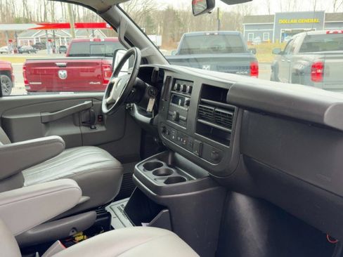 Used 2019 Chevrolet Express 2500 RWD 2500 135 w/ Driver Convenience Package image 17