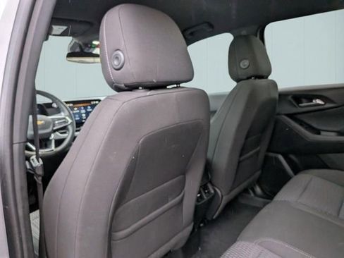 Used 2025 Chevrolet Equinox LT FWD image 23