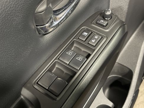 Used 2024 Nissan Titan PRO-4X w/ Pro-4x Convenience Package image 12