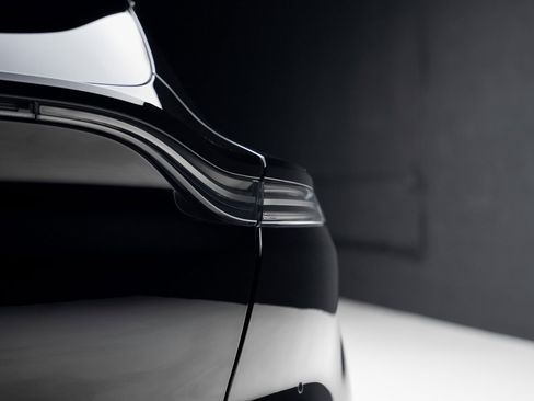 Used 2023 Aston Martin DBX image 28