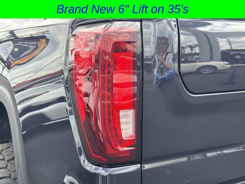 Used 2025 GMC Sierra 1500 SLT AWD/4WD image 11