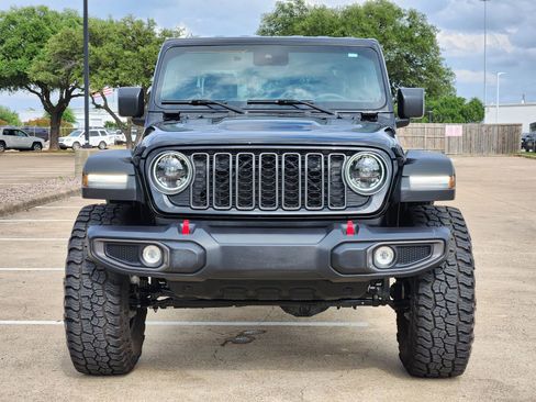 Used 2025 Jeep Gladiator Rubicon w/ Convenience Group AWD/4WD image 7