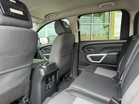 Used 2024 Nissan Titan SV w/ SV Convenience Package image 36