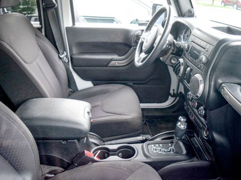 Used 2014 Jeep Wrangler Unlimited Sport w/ Quick Order Package 24S AWD/4WD image 7