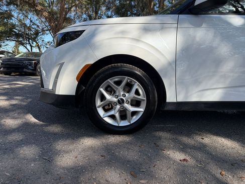 Used 2025 Kia Soul LX w/ LX Technology Package image 24