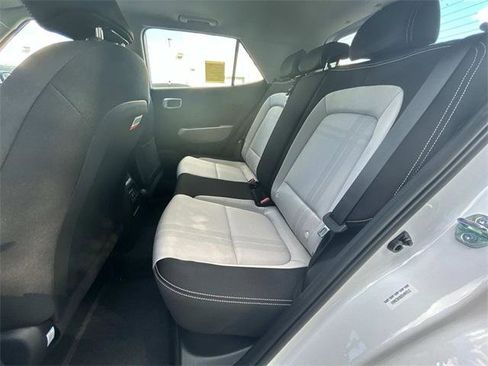 New 2025 Hyundai Venue SEL image 5