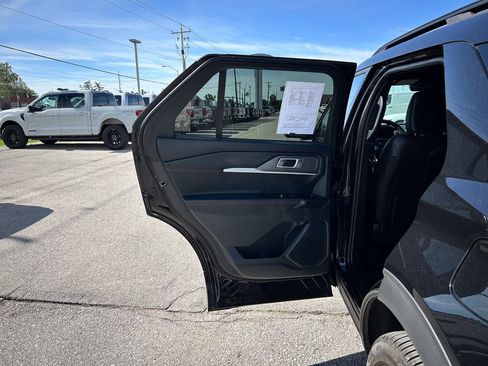 Certified 2025 Ford Explorer ST-Line w/ ST-Line Street Pack AWD/4WD image 16