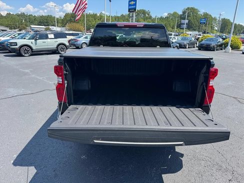 Used 2025 Chevrolet Silverado 1500 LT AWD/4WD image 10