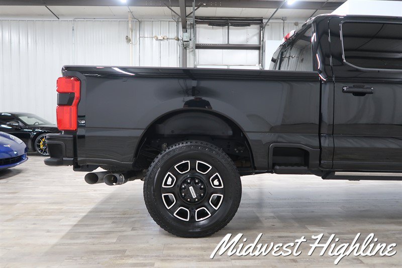 Used 2025 Ford F350 Platinum w/ FX4 Off-Road Package AWD/4WD image 22