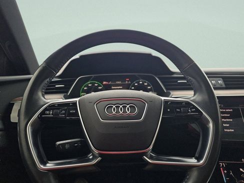 Used 2019 Audi e-tron Prestige w/ Prestige Package image 30